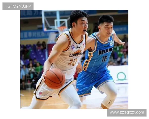 北京主场迎战辽宁季后赛第三场争夺激烈双方全力以赴争夺胜利荣耀